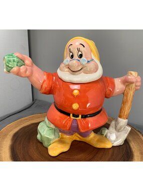 Disney Ceramic Happy Dwarf Figurine Snow White Pitcher